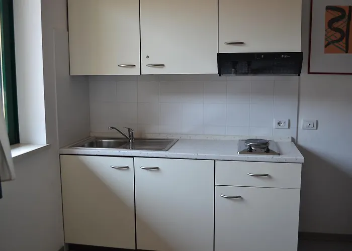 Lägenhetshotell Ghironda 4*