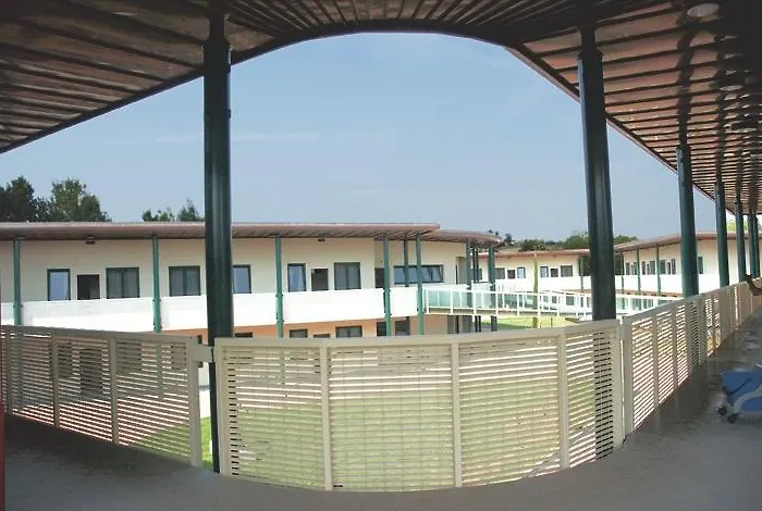 Lägenhetshotell Ghironda 4*